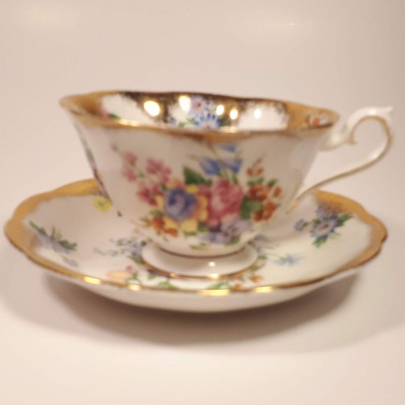 Rare Royal Albert Bone China Floral Bouquet heavy gold gliding gold brushed - Picture 3 of 9